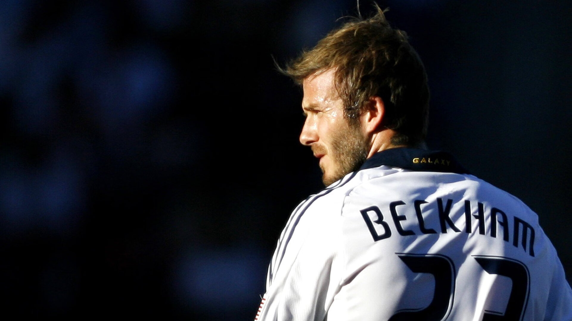 九游体育app-詹姆斯迎来十二赛季高光表现，快船球迷沸腾！